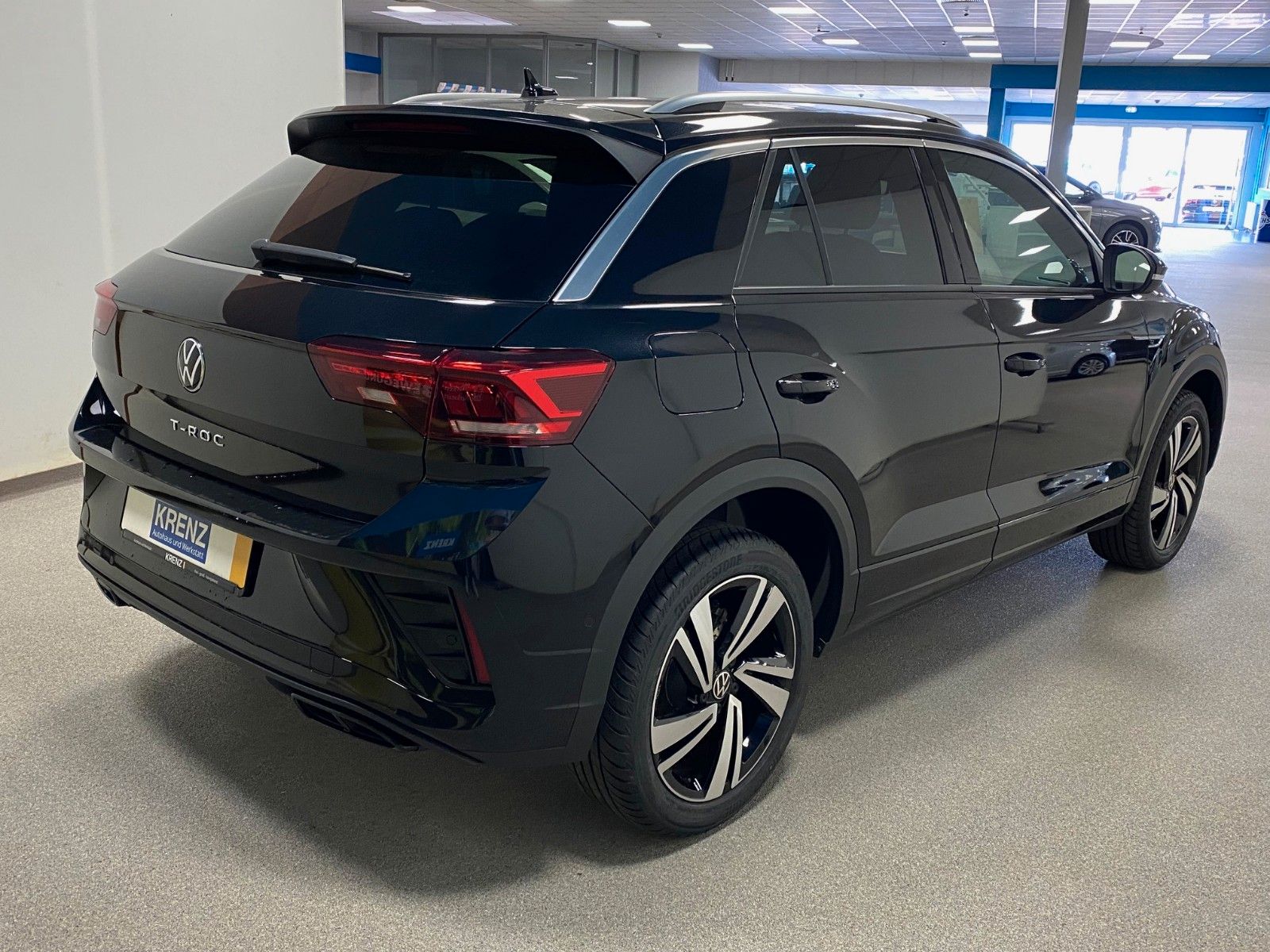 Fahrzeugabbildung Volkswagen T-Roc 1.5 TSI DSG R-Line+ACC+iQ Light MATRIX+18"