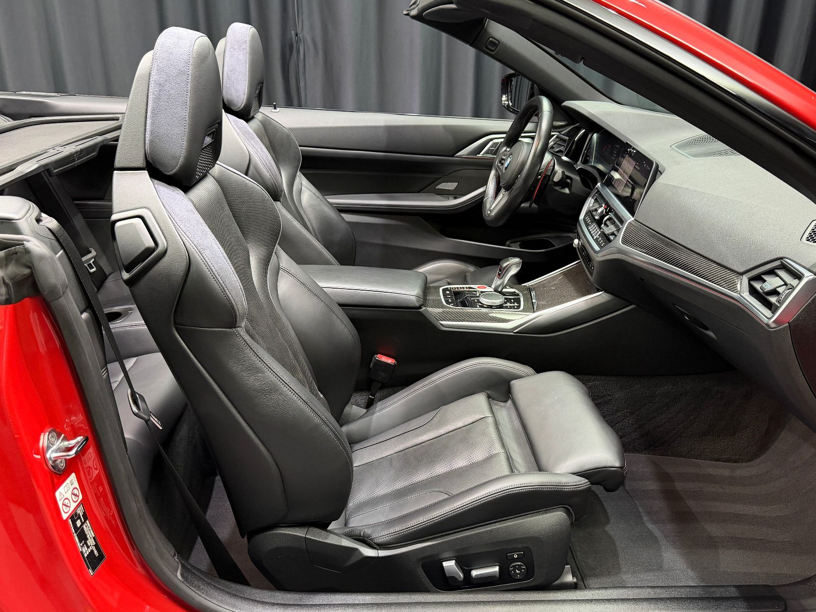 Fahrzeugabbildung BMW M4 Cabrio xDrive Competition|LASER|CARBON|HEAD-U