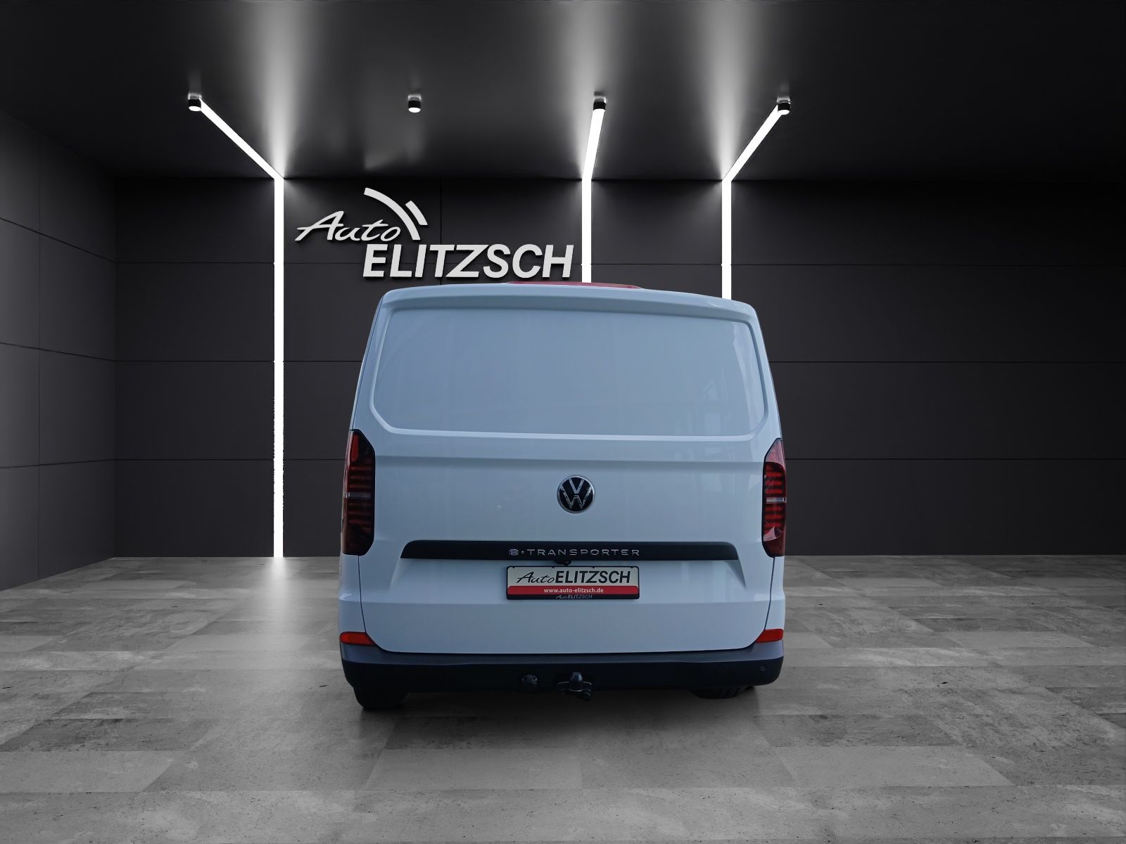 Fahrzeugabbildung Volkswagen T7 e-Transporter Kasten BEV 100 kW LR AHK, REAR