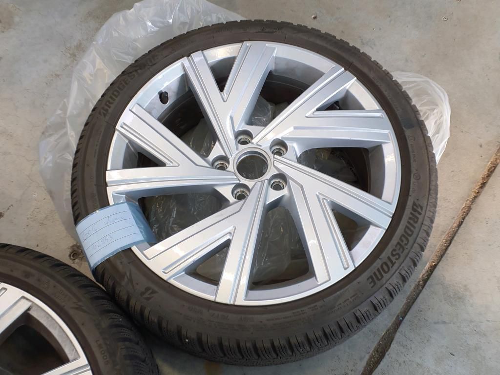 Volkswagen Golf GTI 2.0 TSI 180kW DSG Pano*AHK*Leder*RFK