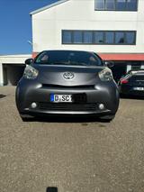 Toyota IQ + 1,33-l-Dual-VVT-i Multidrive + - Toyota IQ in Düsseldorf