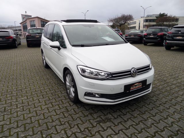 Volkswagen Touran Highline DSG+Pano+Navi+AHK+ACC+LED+3Klima