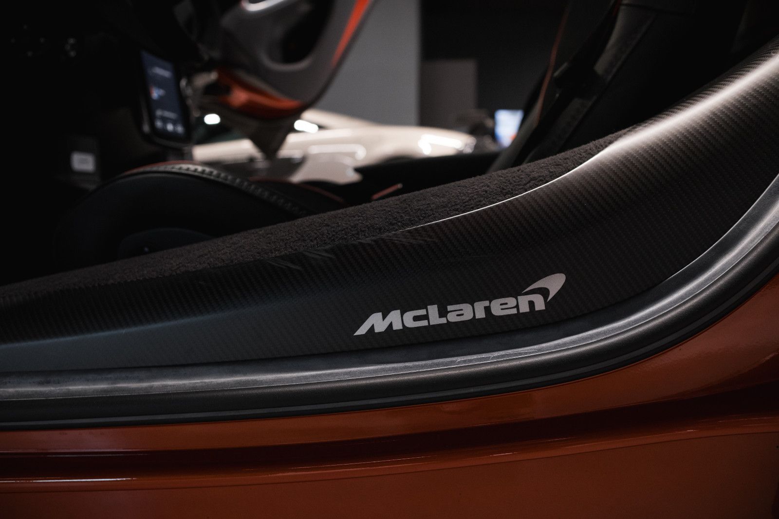 Fahrzeugabbildung McLaren Artura-Lift-Tech.Pack-Prac.Pack-B&W-Steuer!