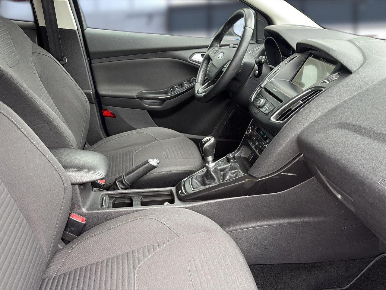Ford Focus Titanium 1.5 EcoBoost Kamera PDC h. Navi