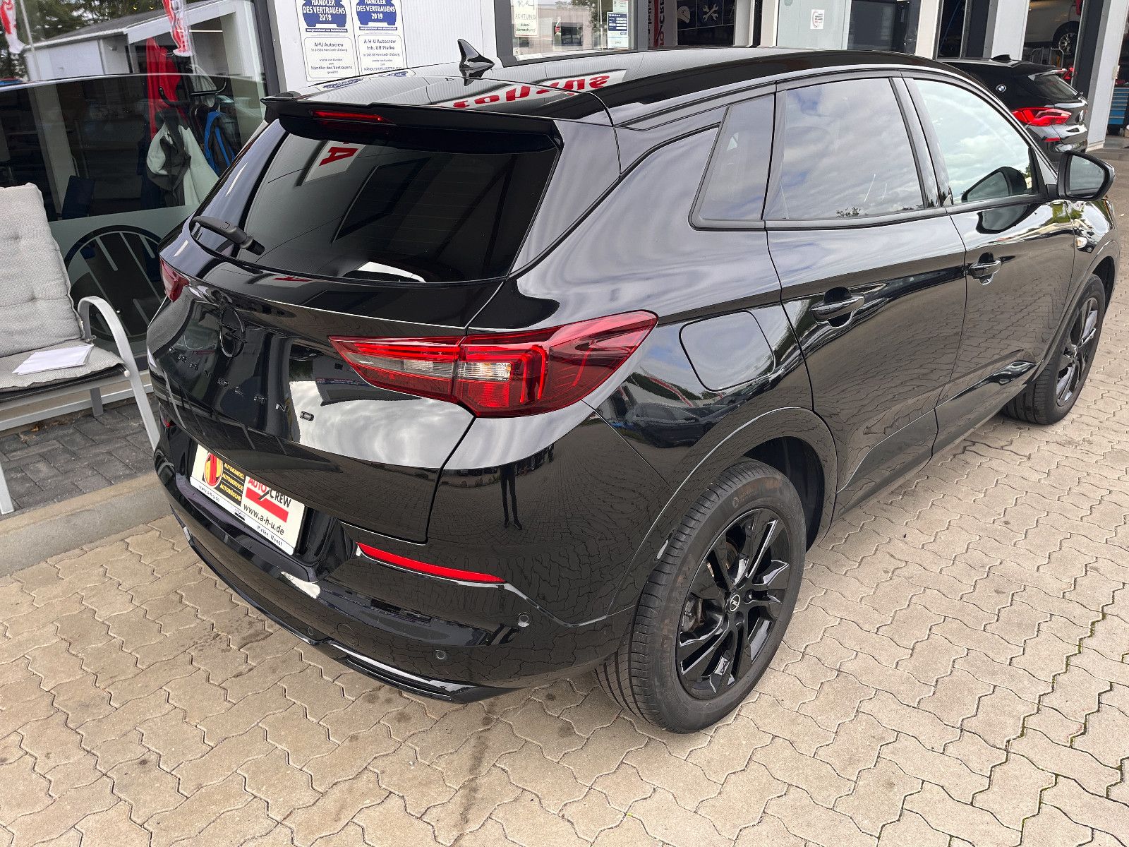 Fahrzeugabbildung Opel Grandland GS-Line 1.2 Automatik