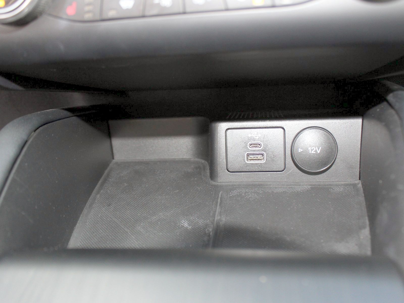 Fahrzeugabbildung Ford Kuga Plug-In Hybrid Vignale 2,5 Duratec