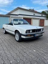 BMW E30 320i Cabrio 1988 VFL - BMW 320 aus 1988 mit Benzin-Antrieb: Cabrio, 320i