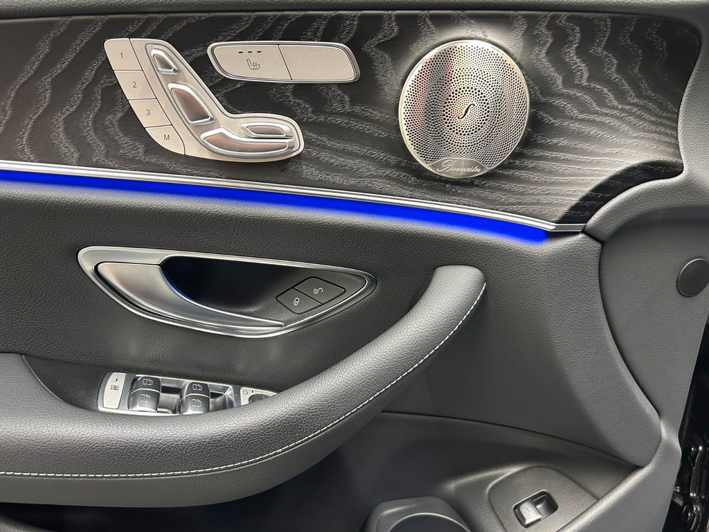 Mercedes-Benz E 300 E300 de Lim.*AVANTGARDE*PANO*BURM*KEYLESS*360°*