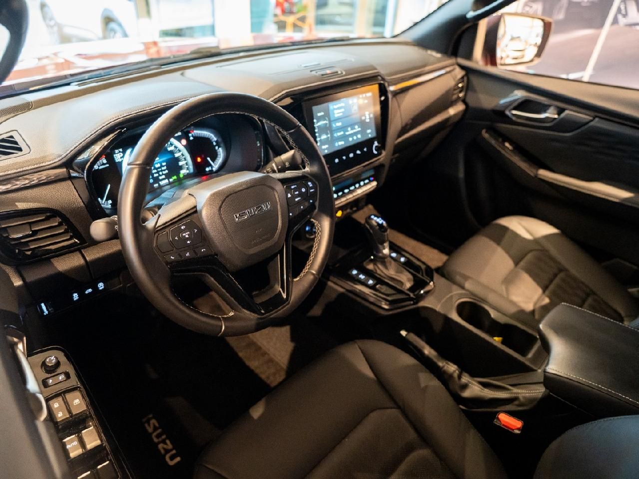 Fahrzeugabbildung Isuzu D-Max Double Cab 4WD V-CROSS - Neues Modell MJ24