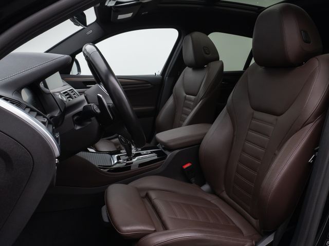 Foto Nummer 36: BMW X4 M40