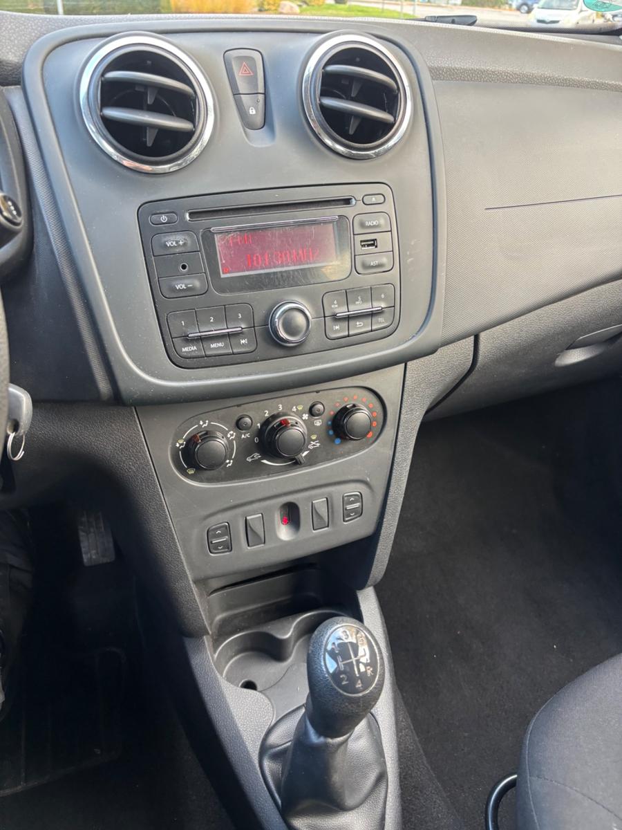 Dacia Logan 2015 — photo 11