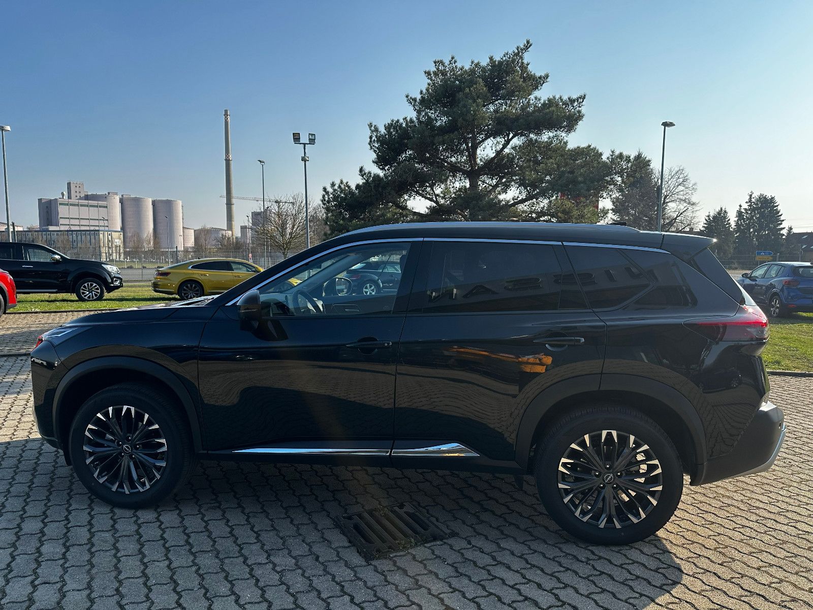 Fahrzeugabbildung Nissan X-Trail Tekna 1,5 VC-T CVT  2WD   ACC