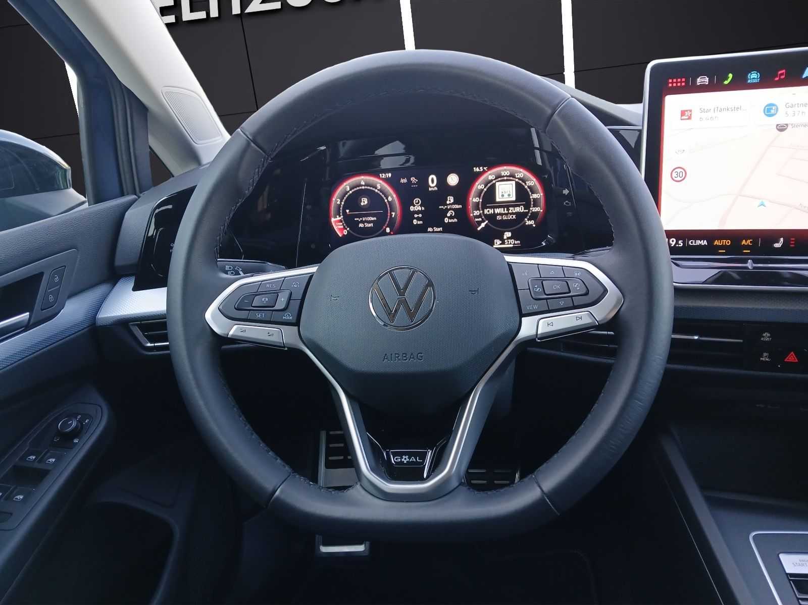 Fahrzeugabbildung Volkswagen Golf VIII Variant eTSI Goal DSG LED AHK Navi AID