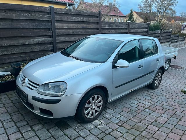 Volkswagen VW Golf 5  1.6 101 PS