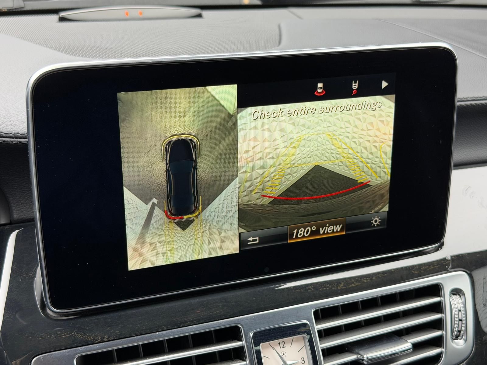 Fahrzeugabbildung Mercedes-Benz CLS 350 BLUETEC/AMG/AIRMATIC/ACC/NAV/KEYLES/360°