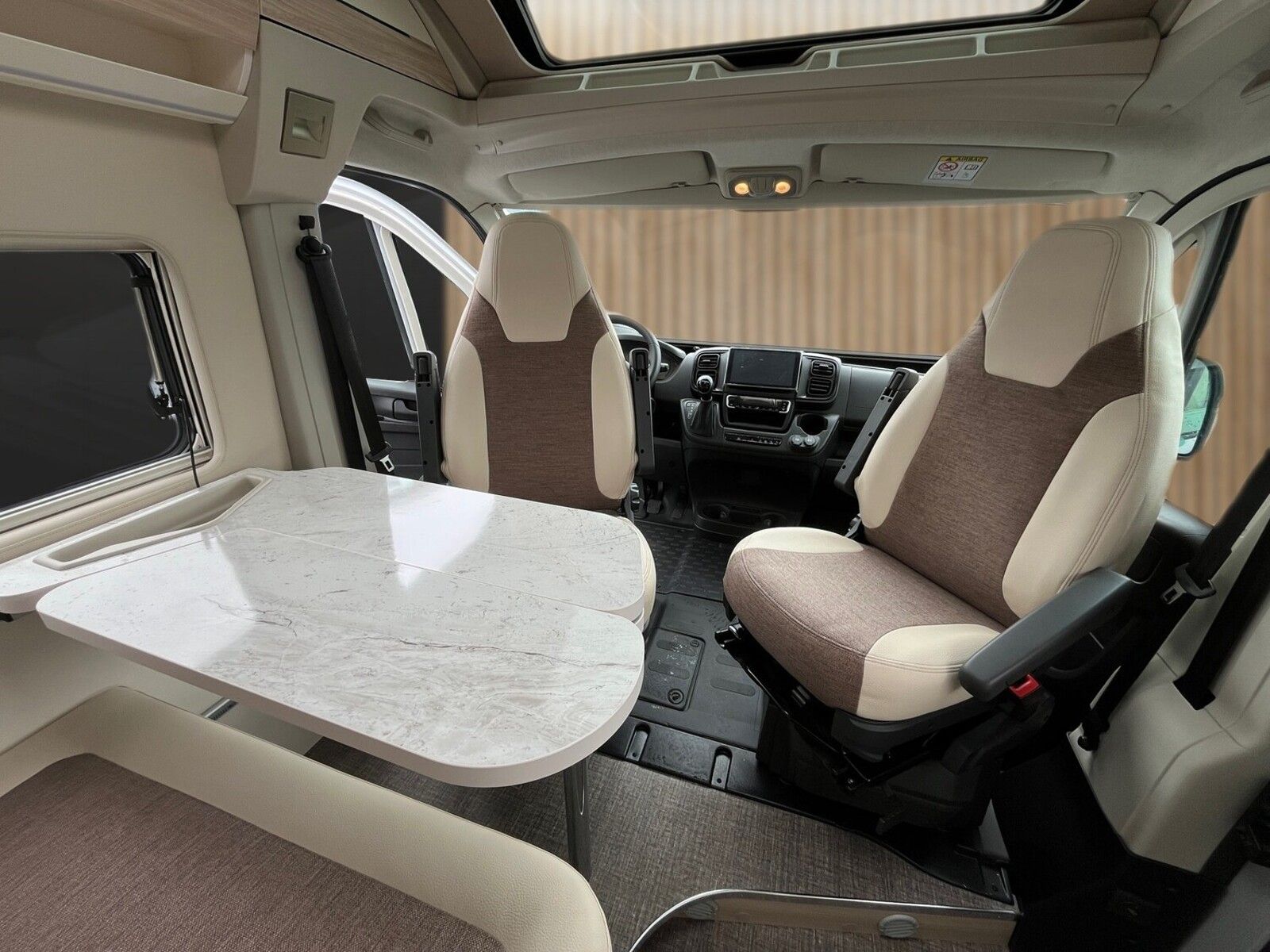 Fahrzeugabbildung Eura Mobil Van V 635 EB Fahrassistenzpaket, Skyroof, RFK