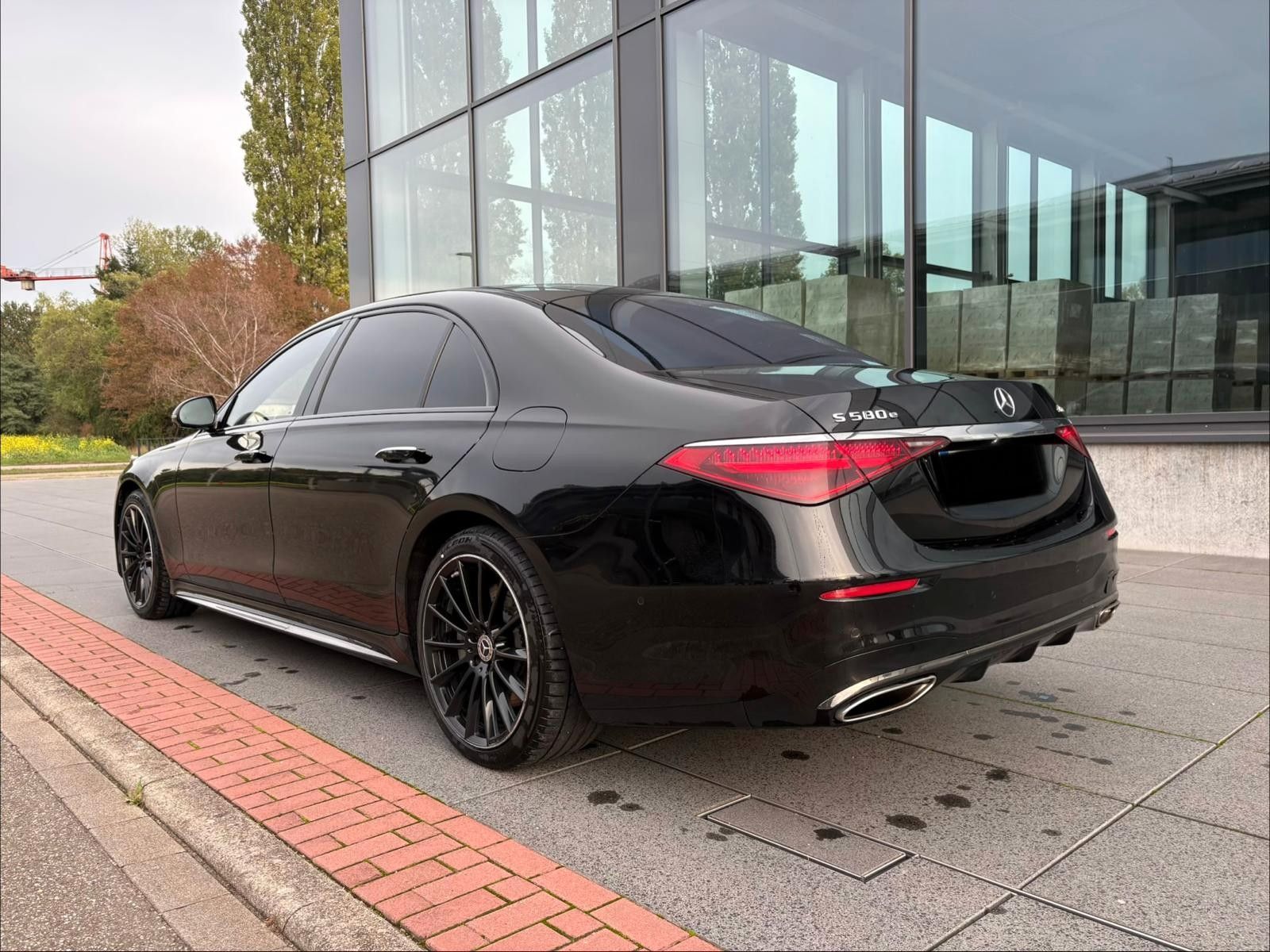 Mercedes-Benz S 580e 4MATIC L AMG Pano Head-Up.4D 3xTV DESIGNO imagem 3