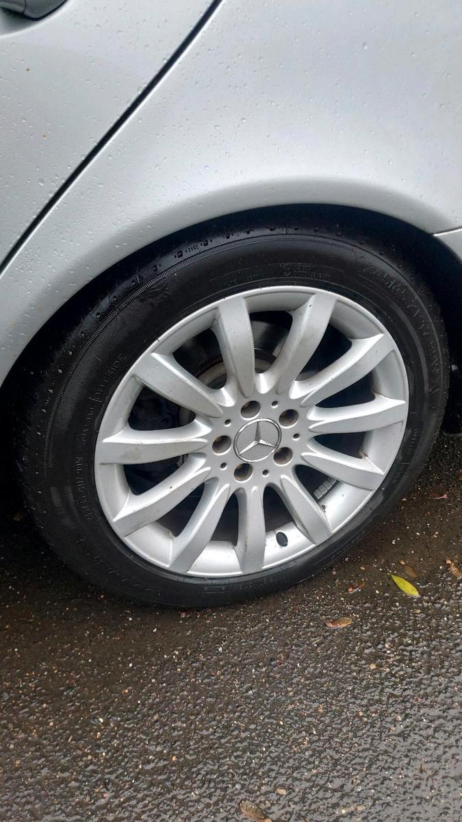 Mercedes-Benz E320 2004 — photo 15