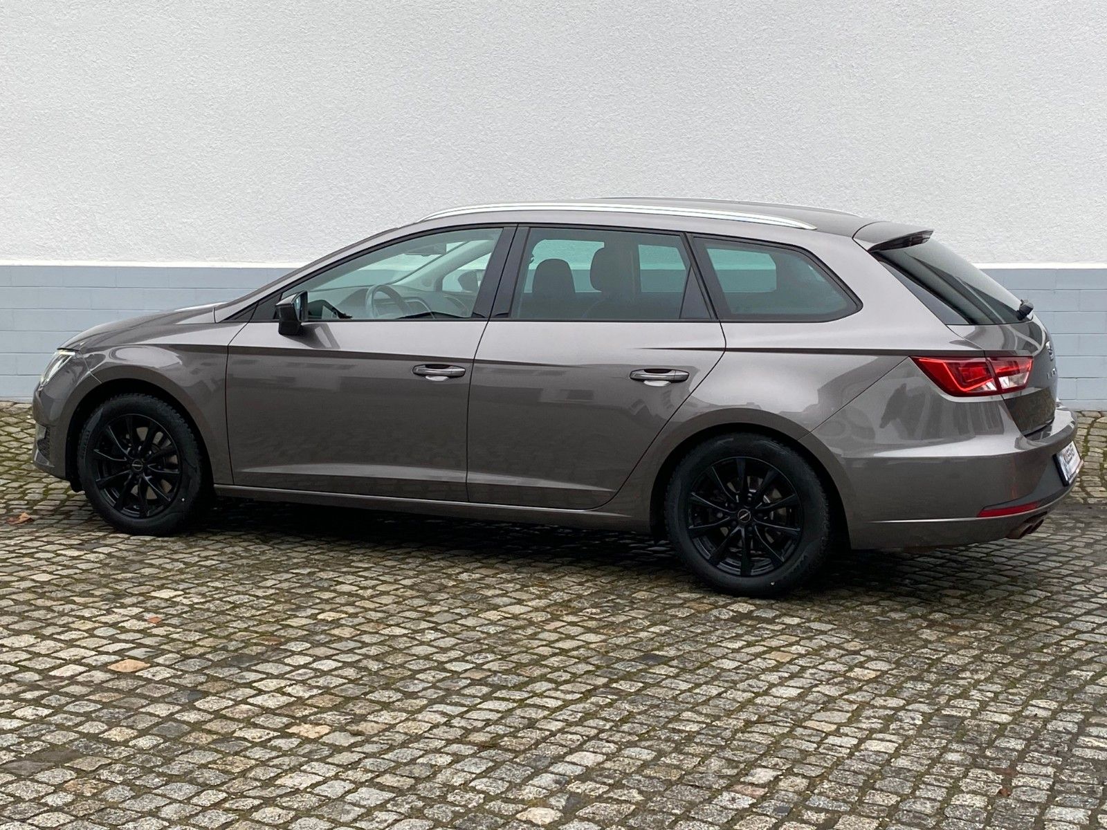 Fahrzeugabbildung SEAT Leon ST FR 1.8 TSI *Navi *SHZ *Winterp.