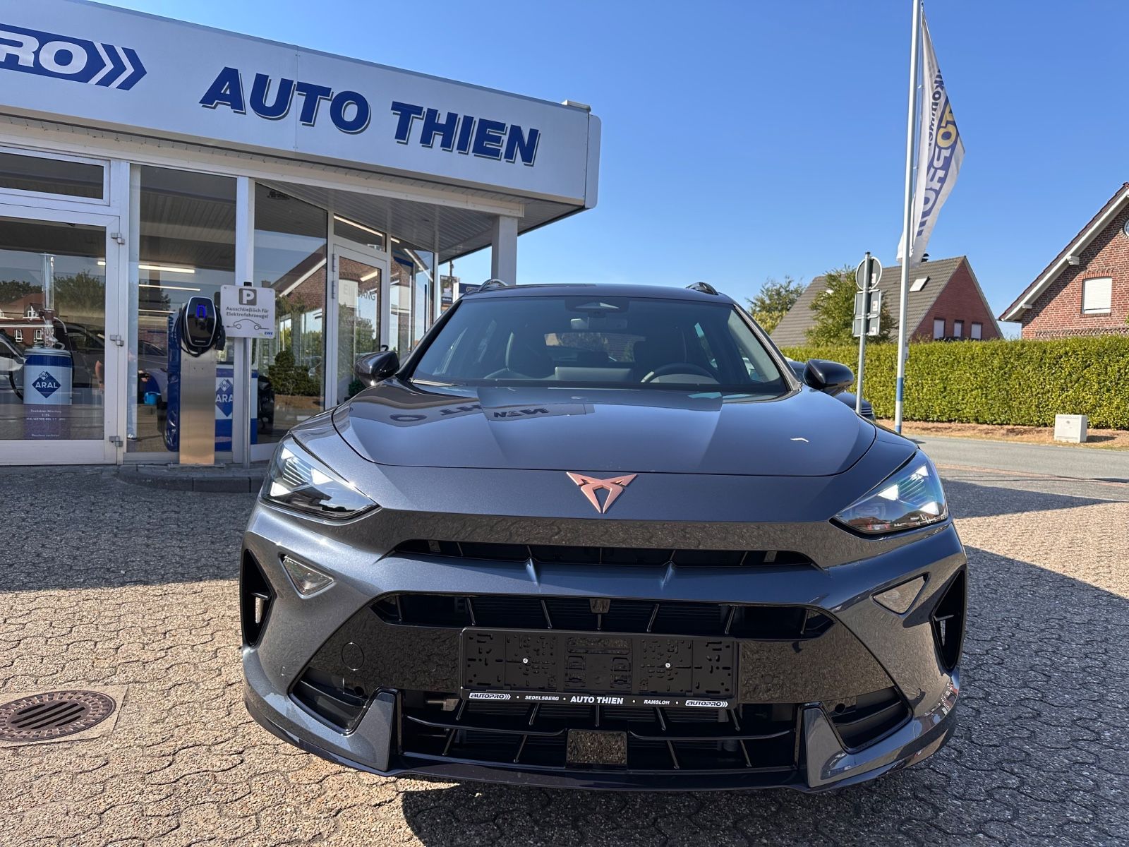 Fahrzeugabbildung CUPRA Formentor 2.0 TSI 4Drive AHK/ACC/LED/SHZ/RFK/PDC
