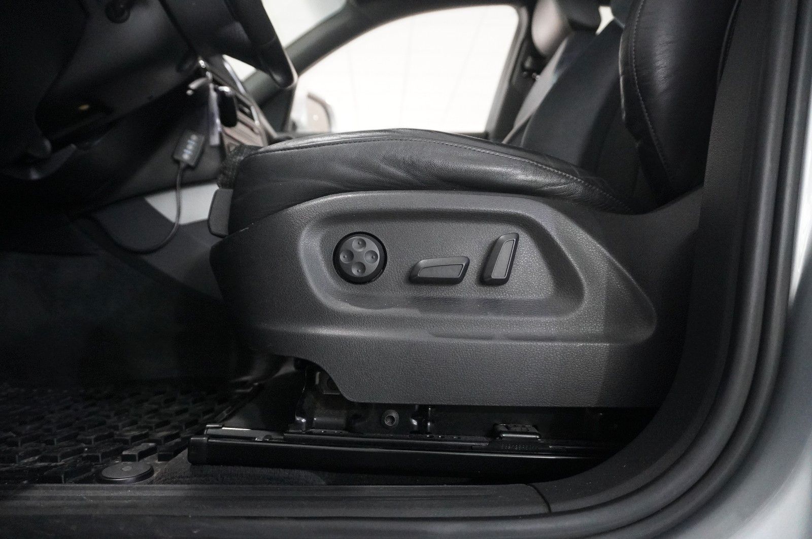 Fahrzeugabbildung Audi Q5 3.0 TDI V6 S-LINE QUATTRO NAVI/BI-XENON/SPORT