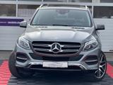 Mercedes-Benz GLE 400*4M*KAM*ACC*SCHIEBEDACH*H&K - mit Benzin-Antrieb: Silber, Vollleder, Geländewagen
