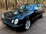 Mercedes-Benz Mercedes Benz W210 E320 T-Modell - Mercedes-Benz E 320 mit Benzin-Antrieb: Kombi