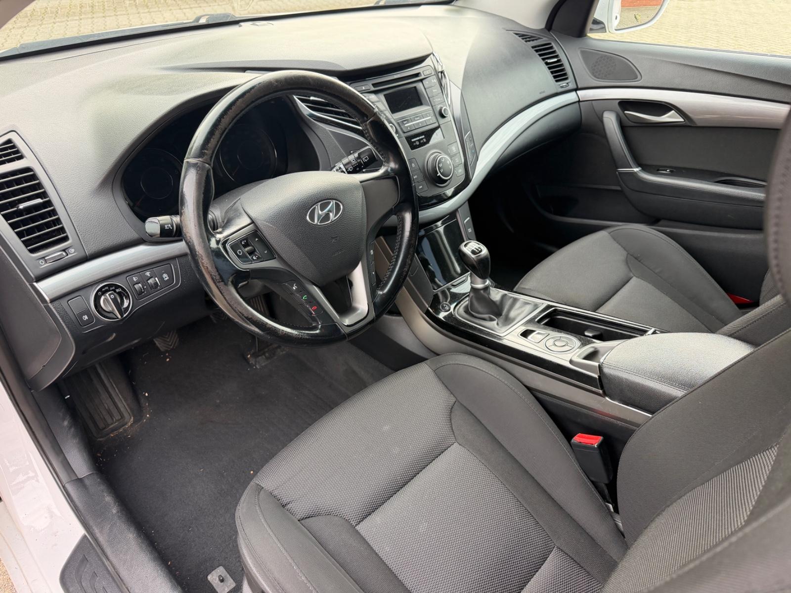Hyundai i40 2015 — photo 10