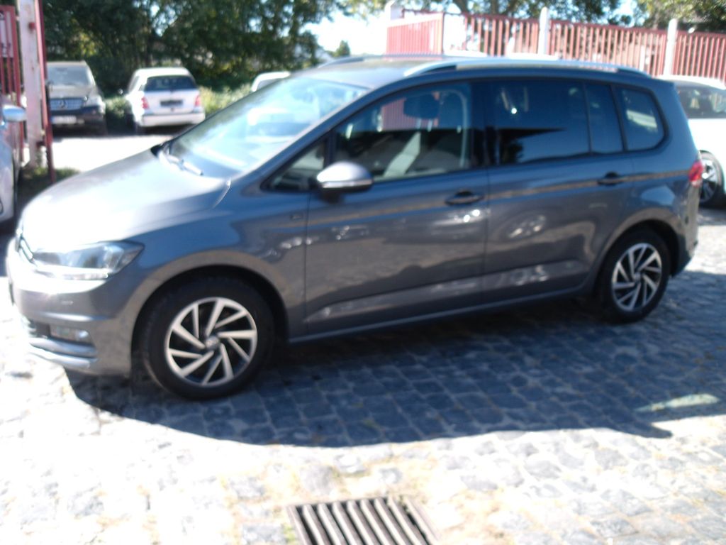 Image of Volkswagen Touran