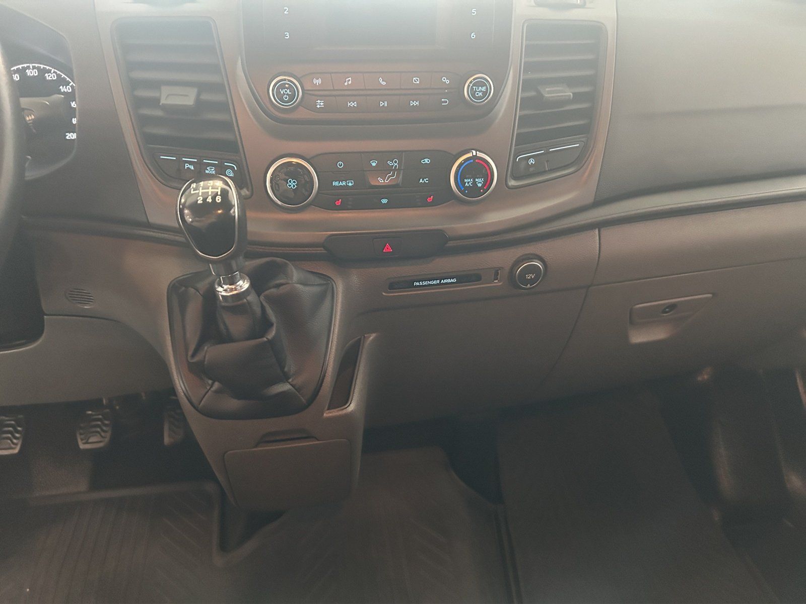 Fahrzeugabbildung Ford Ford Transit Custom 320 L2H1