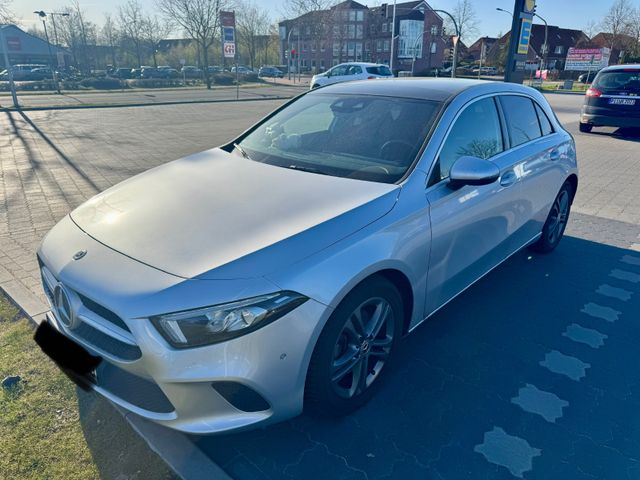 MERCEDES-BENZ A 200 Progressive
