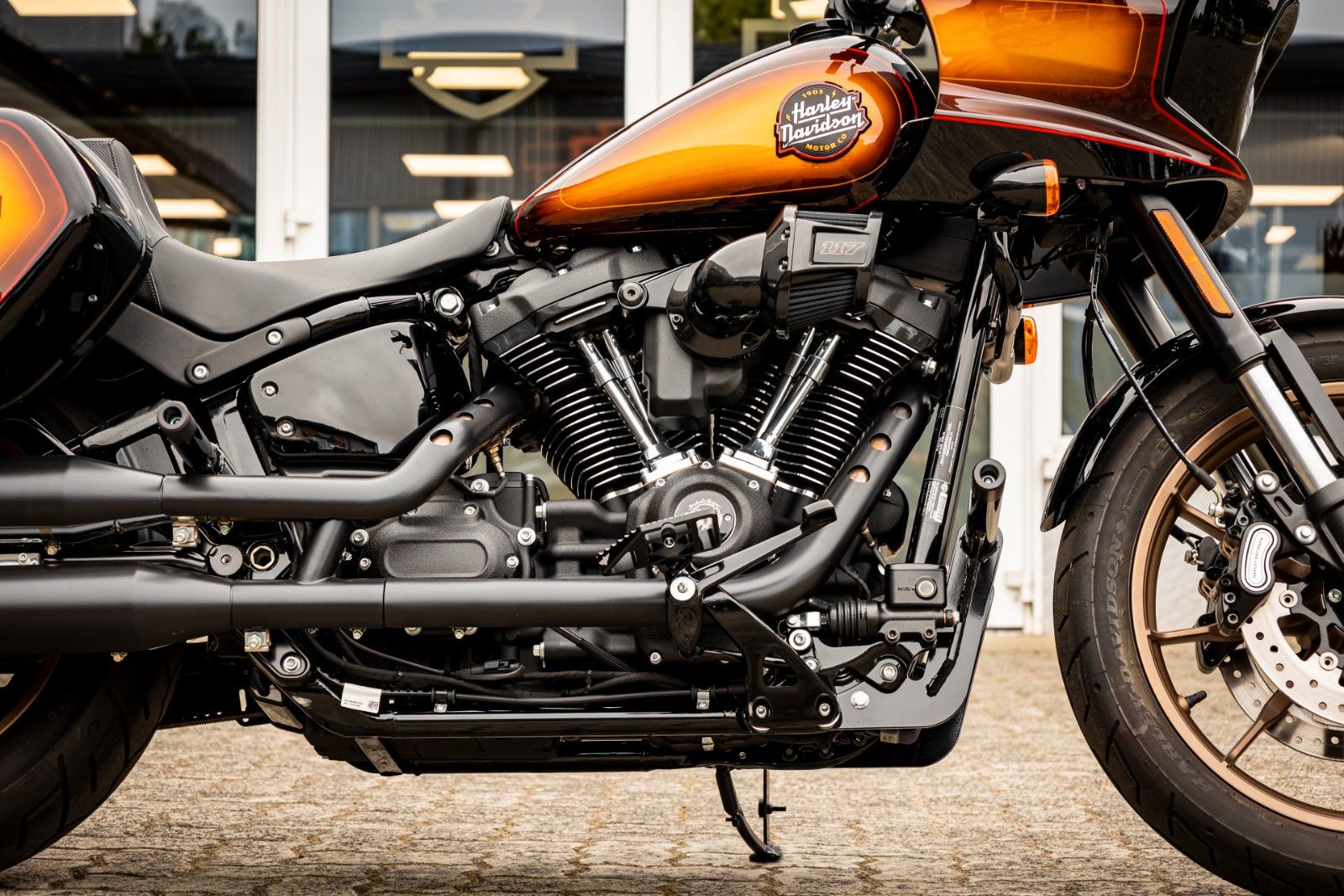 Fahrzeugabbildung Harley-Davidson FXLRST Low Rider ST 117 HeinzBikes Clubstyle SE