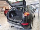 Hyundai Tucson AHK,PDC,Kamera,Navi,Sitzheizung,Leder - Hyundai TUCSON mit Benzin-Antrieb: Geländewagen, Schaltgetriebe