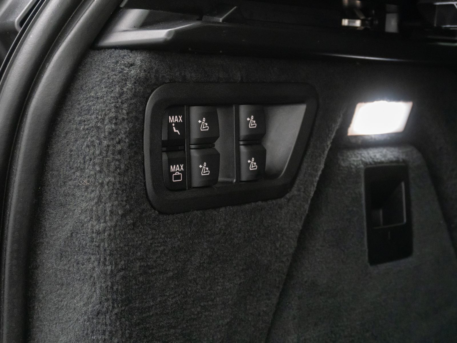 Fahrzeugabbildung BMW X7 M50i 360°SoftClose SkyLounge Massage 22" Voll