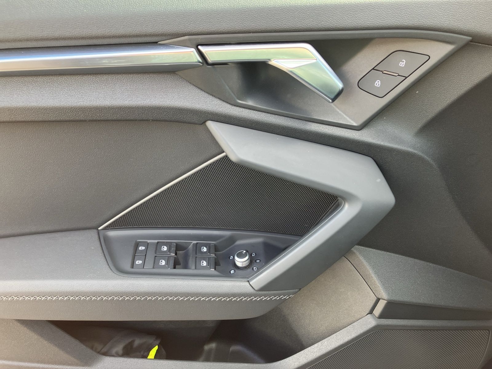 Fahrzeugabbildung Audi A3 Sportback 35 TFSI S line Matrix HUD ACC SHZ