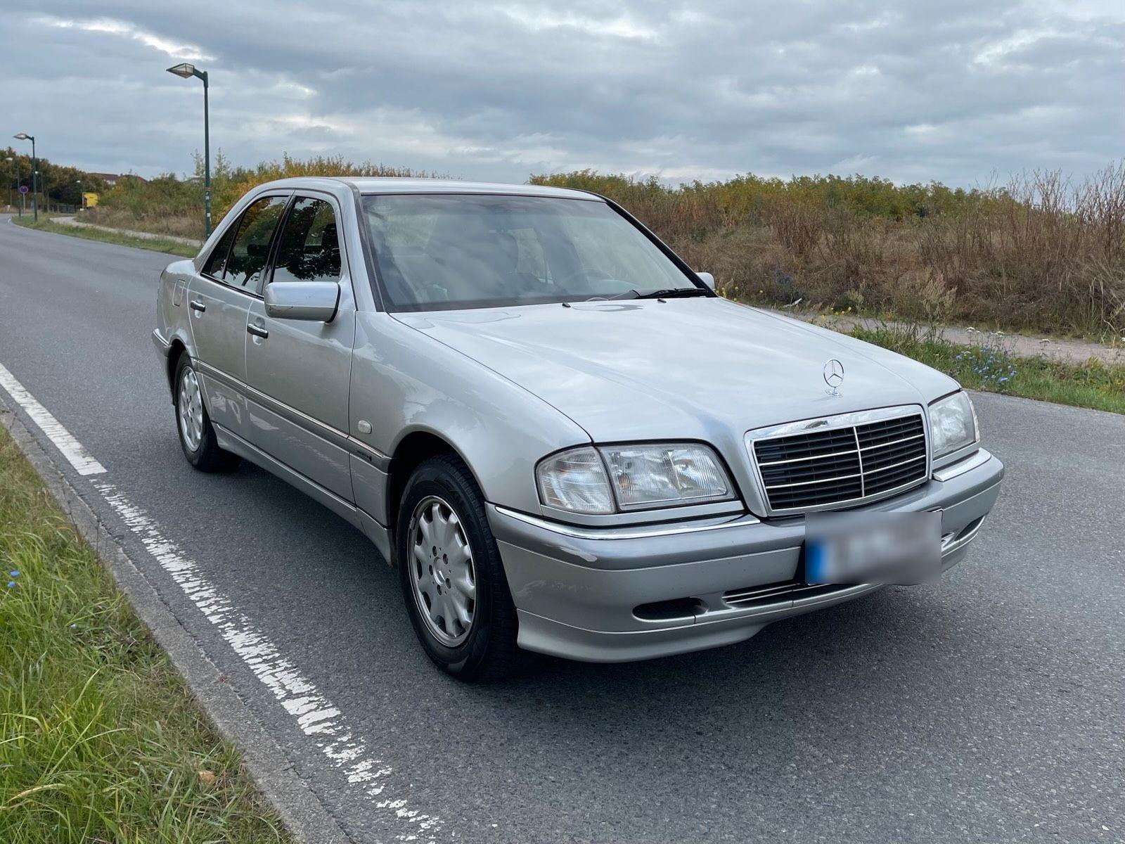 Mercedes-Benz C 180