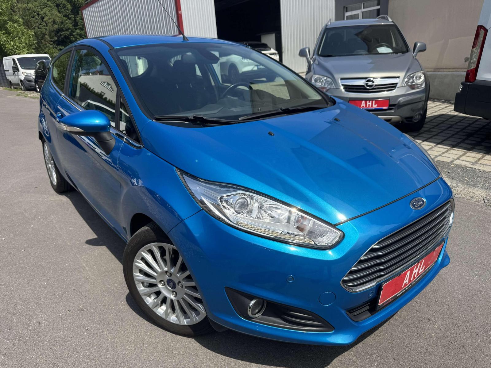 Ford Fiesta Titanium/Sehr gepflegt/SHZ/Klima/PDC/Alu/