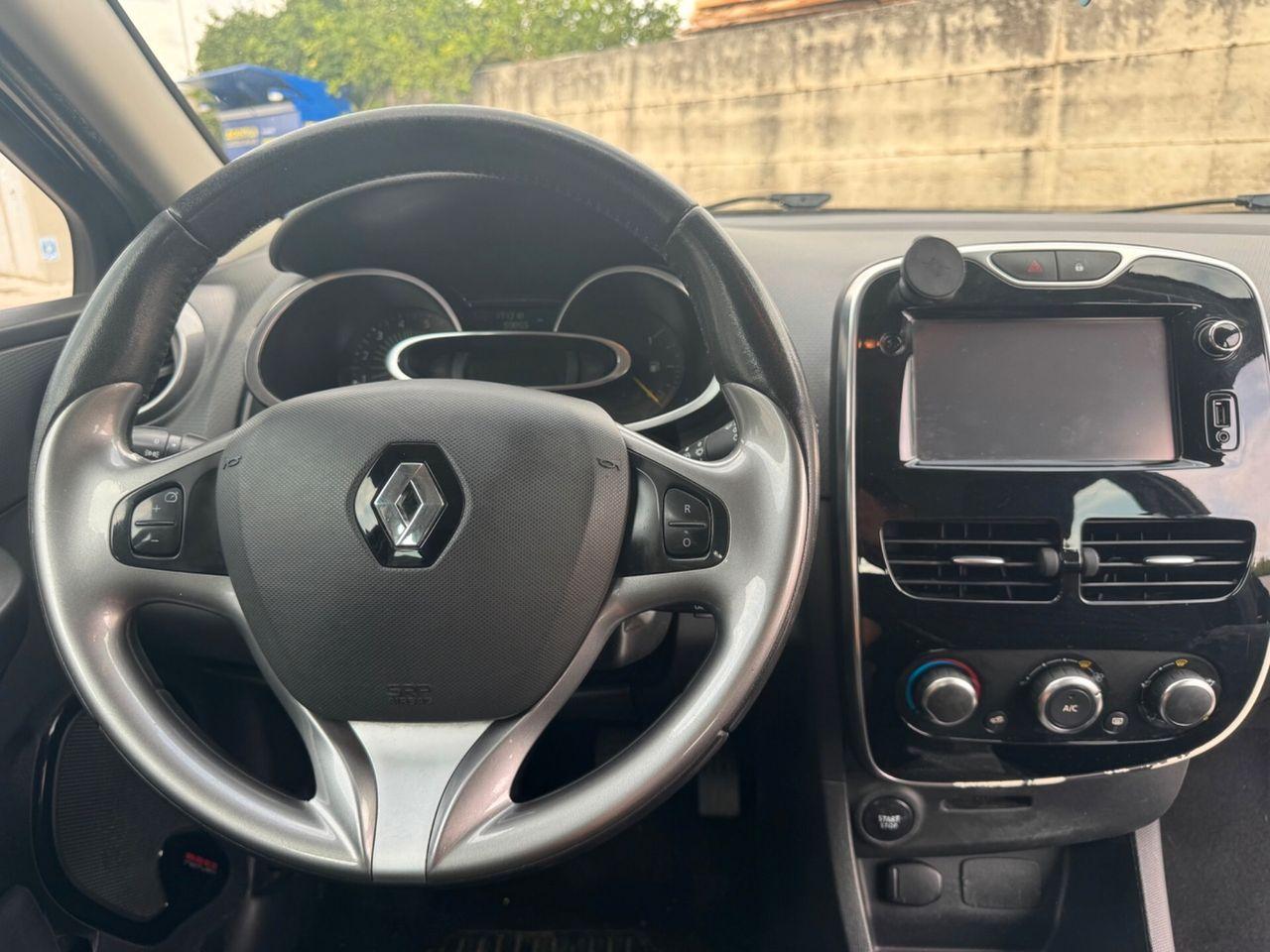 Renault Clio 2015 — photo 13