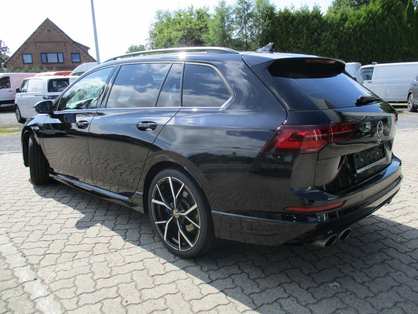 Volkswagen Golf VIII Variant 2.0 TSI OPF 4Motion DSG R foto 2