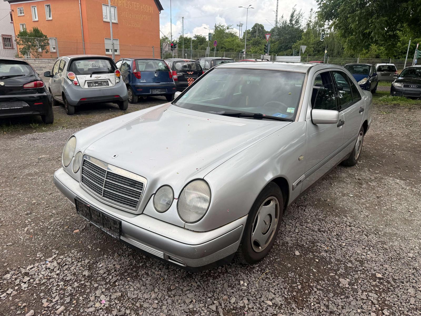 Mercedes-Benz E 240 E 240 Avantgarde