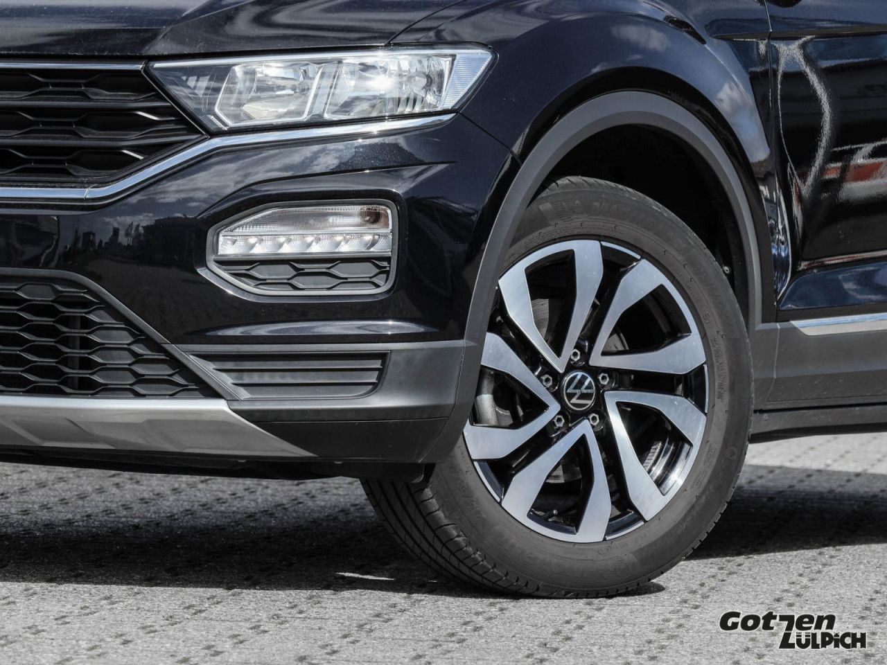 Fahrzeugabbildung Volkswagen T-Roc Style Active 1,5TSI DSG Navi AHK ACC PDC