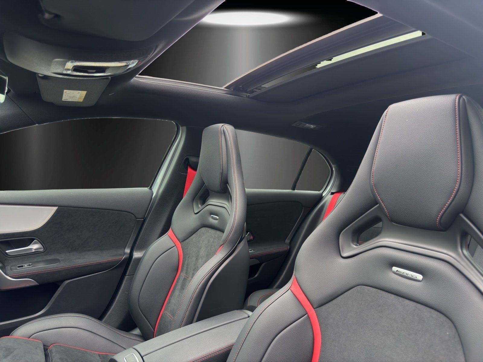 Fahrzeugabbildung Mercedes-Benz A35 AMG Prem Perf.Sitze DISTRO Standhz AHK Pano