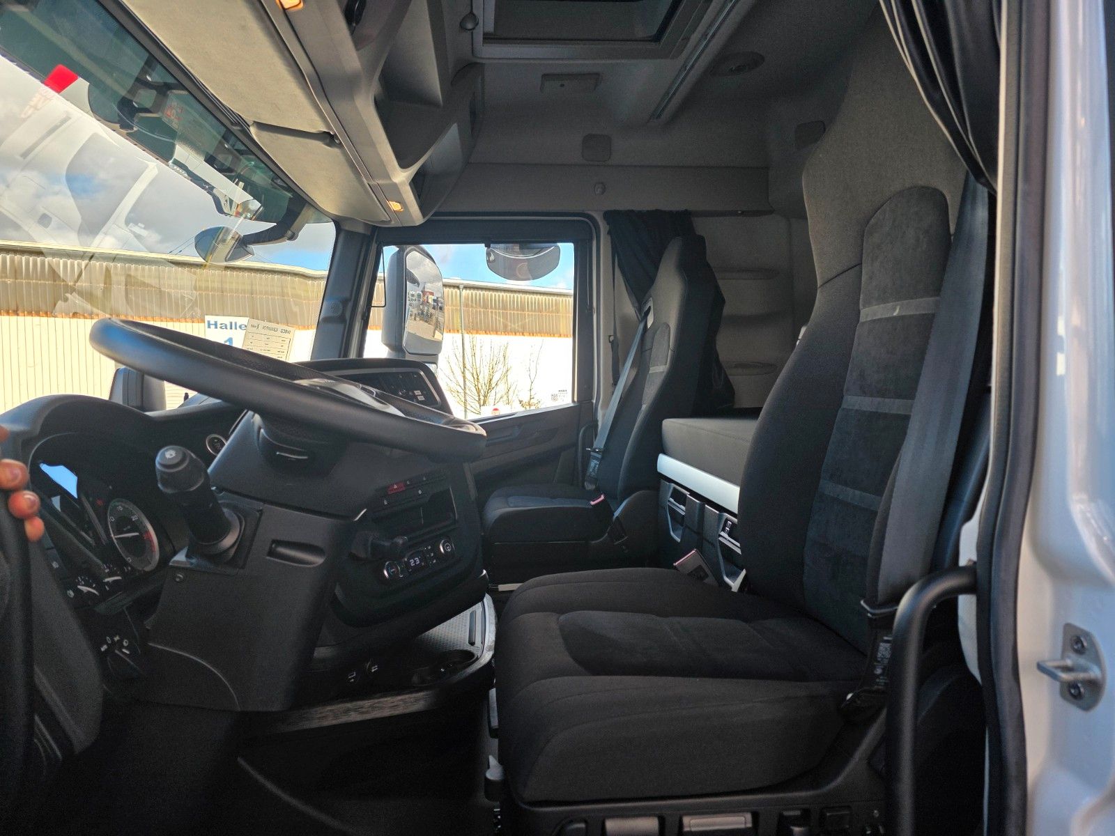 Fahrzeugabbildung Iveco X-Way AD280X49Y Palfinger PK 19.001 SLD5 Funk