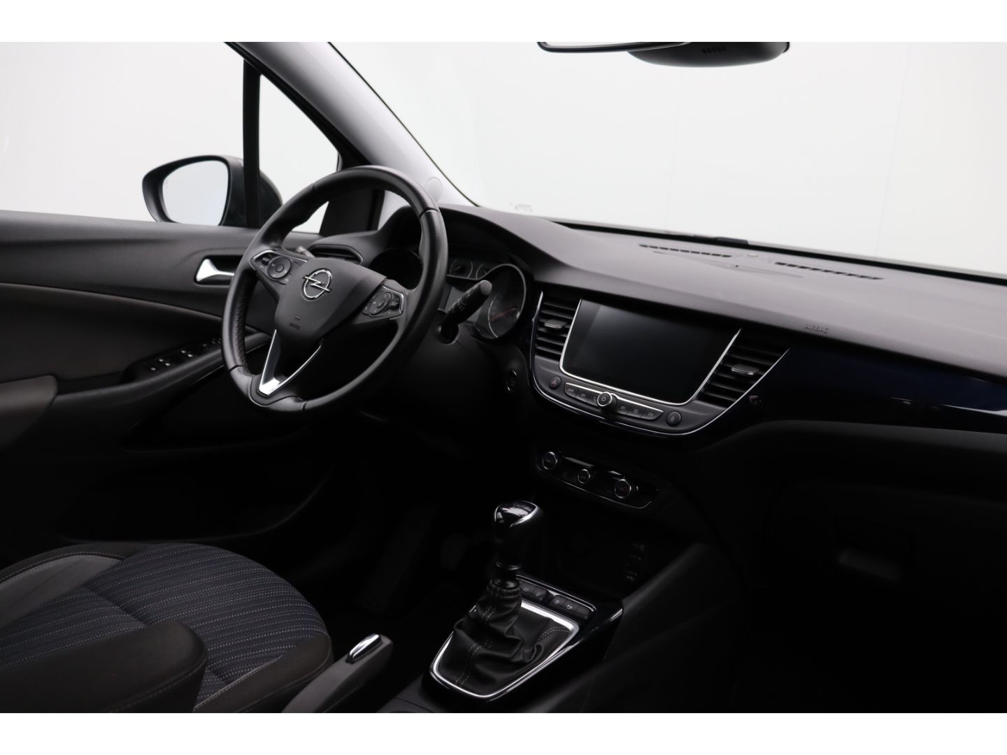 Fahrzeugabbildung Opel Crossland 1.2 Basis Totwinkelass. Kamera AppleCP