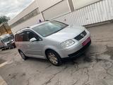 Volkswagen Touran 1.9 TDI Familienwagen mi... - : Familienwagen