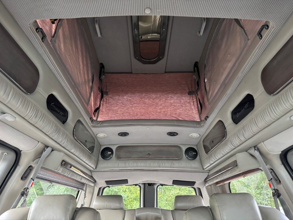 Fahrzeugabbildung Chevrolet Express Chevy Van Expl. V8 Camper Aufstelldach