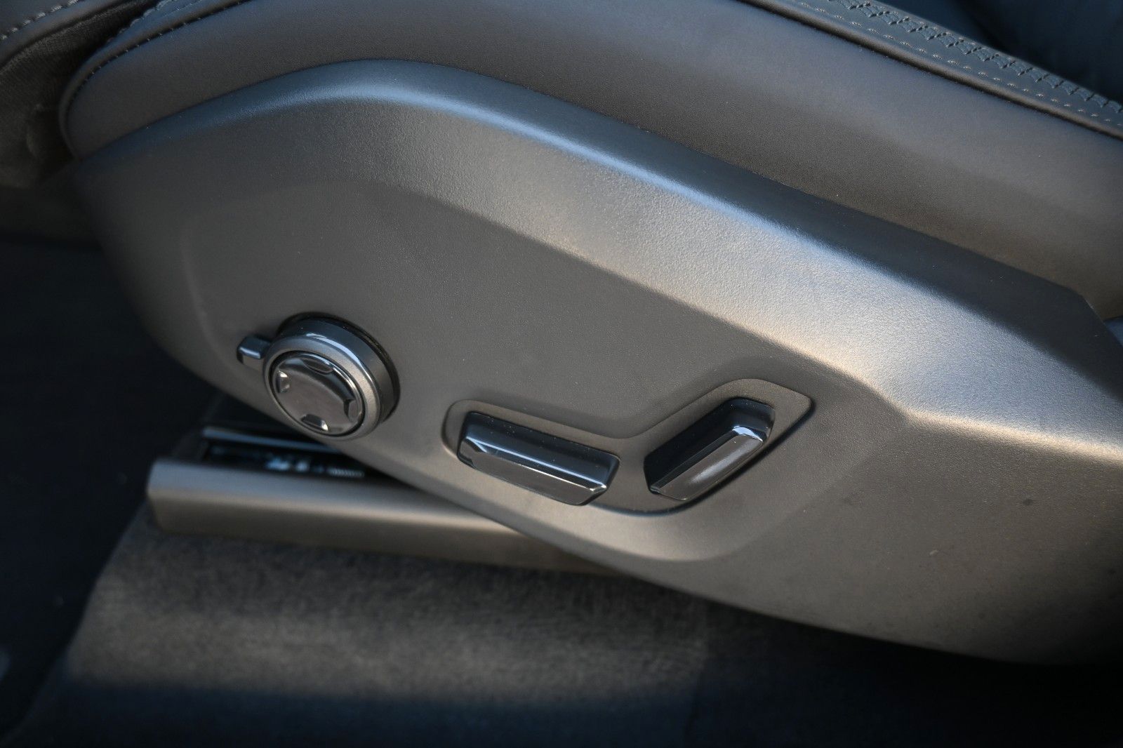 Fahrzeugabbildung Volvo XC90 T8 AWD Plus Bright*FSHZG*PANO*360°*ACC