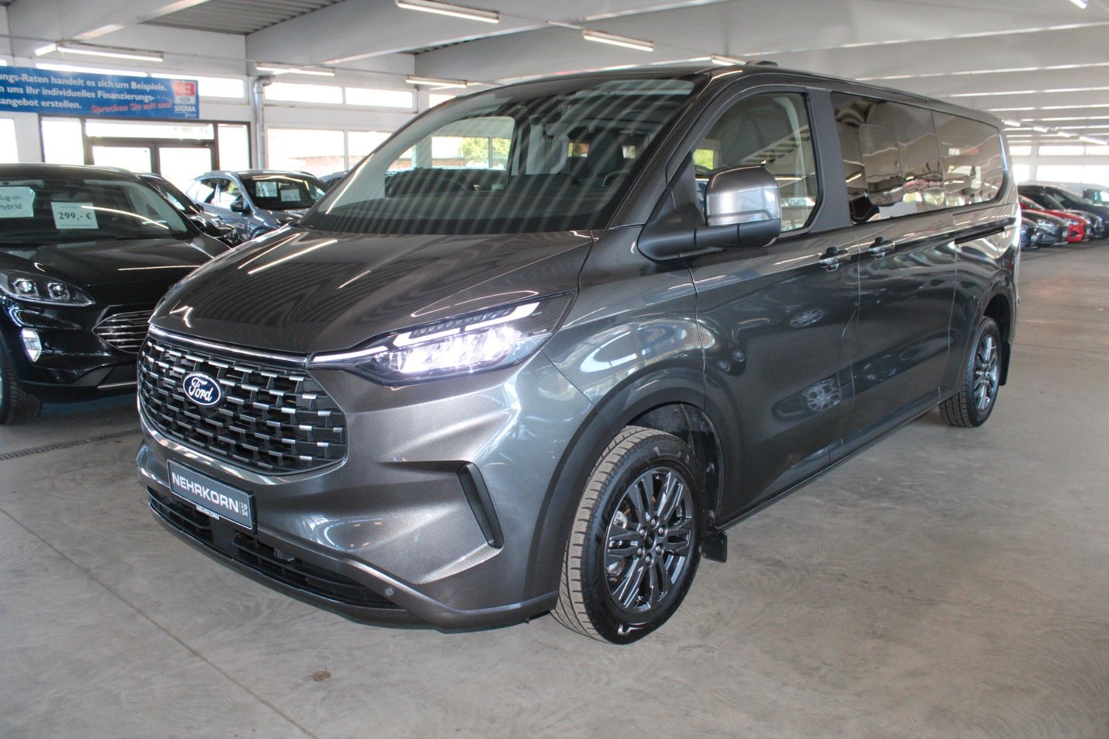 Fahrzeugabbildung Ford Tourneo Custom L2 8-Sitzer Titanium AHK LED ACC