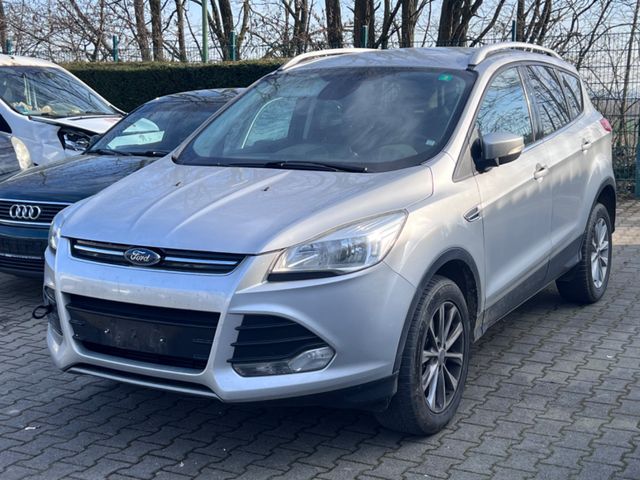 Ford Kuga Titanium*4x4*Automatik*Leder*Navi*Kamera*