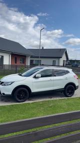 Nissan Qashqai 1.6 dCi DPF Xtronic Black Edition Bl... - Nissan Qashqai mit Diesel-Antrieb: Limousine, Automatik